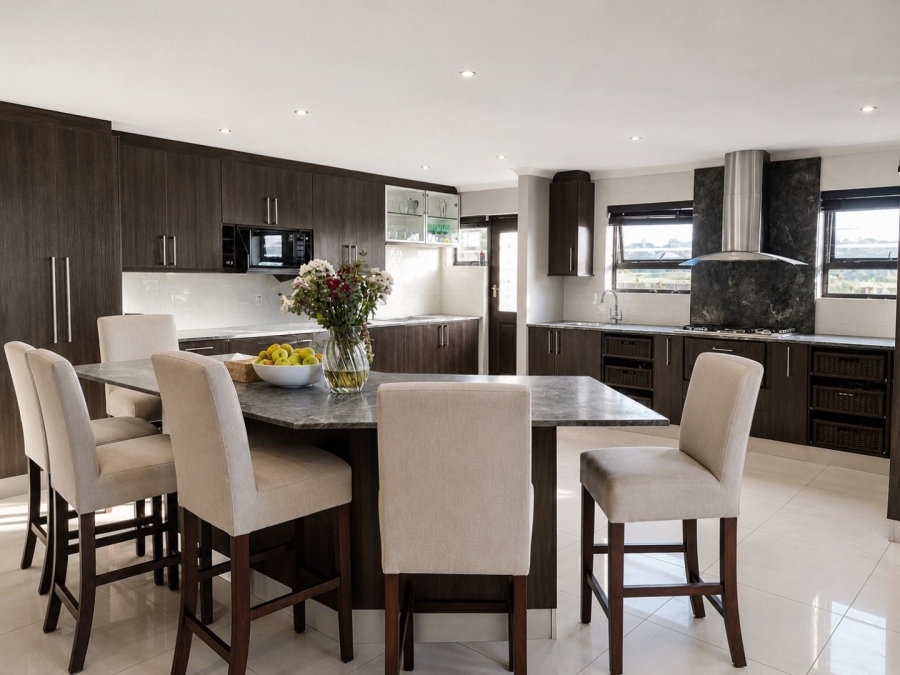 5 Bedroom Property for Sale in Flamingo Vlei Western Cape